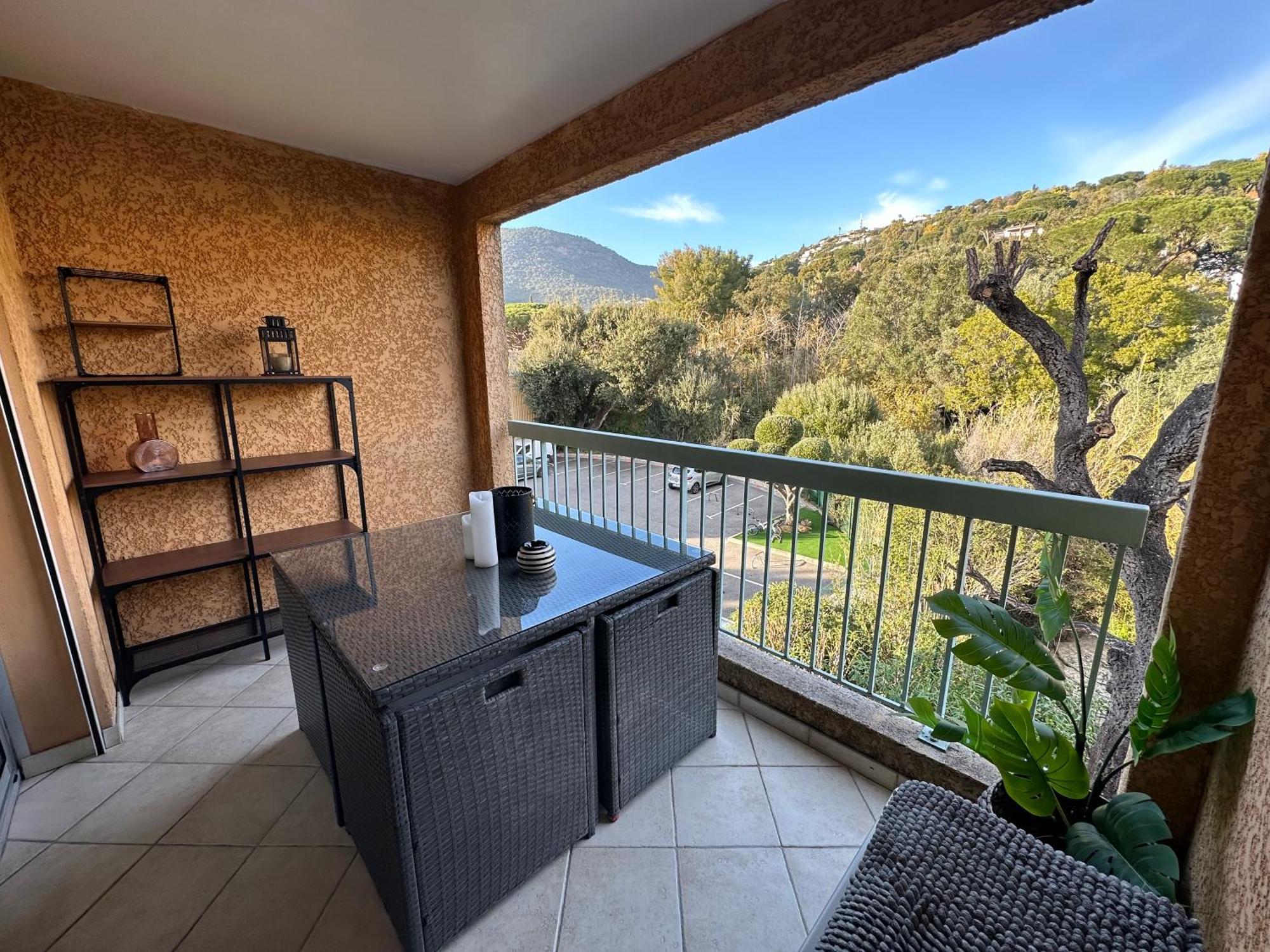Appartement Residence Santa Barbara Avec Piscine Et A 750M De La Plage Cavalaire-sur-Mer Luaran gambar